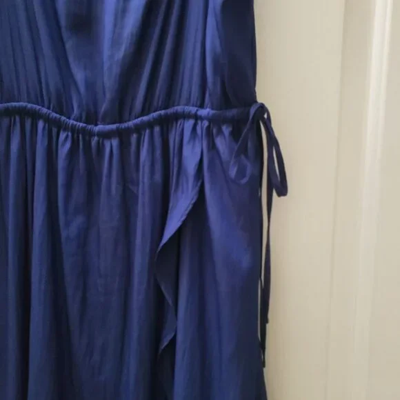 Dress - Picture 2 of 5